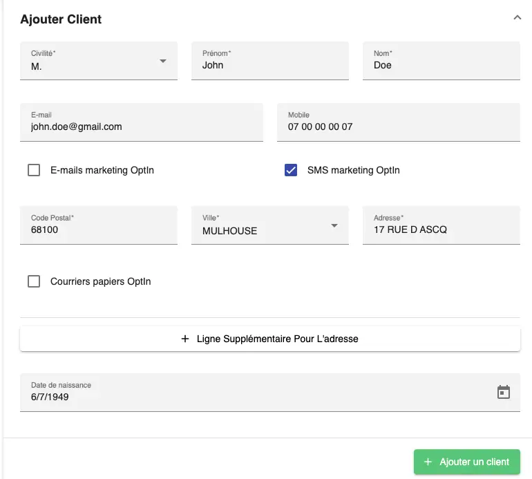 Interface intuitive du logiciel fiche client gratuit pour ajouter un nouveau contact Interface du logiciel fichier client gratuit montrant l'ajout d’un nouveau client avec champs pour nom, contact, adresse, opt-in marketing et date de naissance